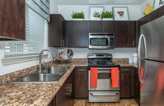 Richmond Towne Home Apartments Gallery 2