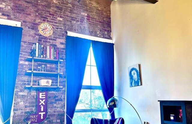 401 Main Street Gallery 1