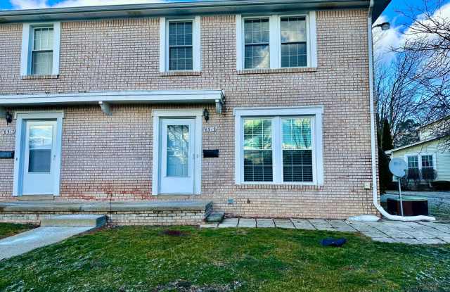 2 bed 1 and 1/2 bath condo for rent $1600 a month in Canton photos photos