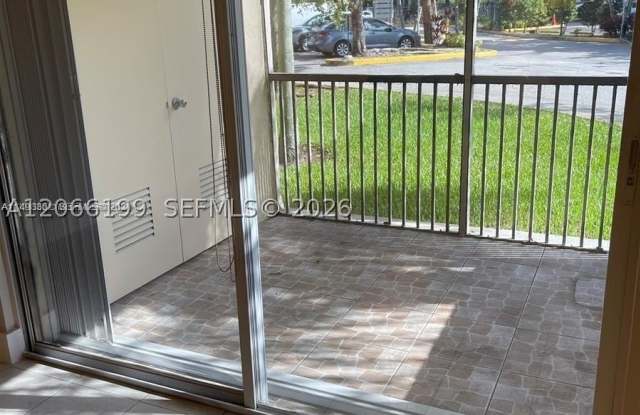 8225 Lake Dr Gallery 2