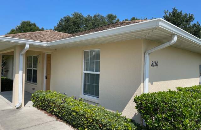 Spacious 2 Bedroom/2 Bathroom end unit. photos photos Spacious 2 Bedroom/2 Bathroom end unit. photos photos