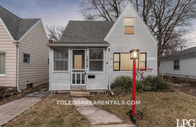 1918 Fairfax Rd - 1918 Fairfax Road, Toledo, OH 43613