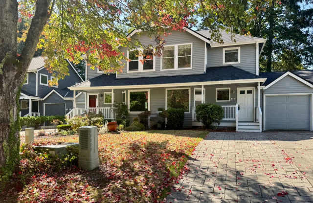 3Bd/1.5Ba Sammamish Townhome Gallery 1