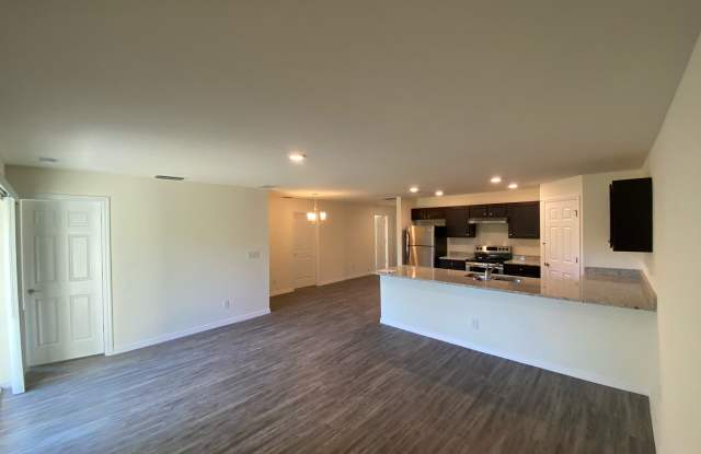 1258 Saxony Cir Gallery 2