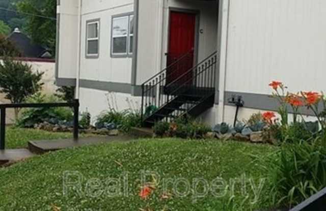 1171 16th Ave S photos photos