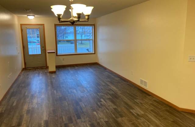 Large 3BR + Loft Townhome | 2-Car Garage | 1,715 Sq Ft photos photos