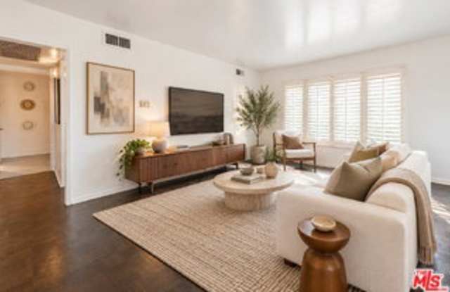 1250 Kings Road Gallery 1