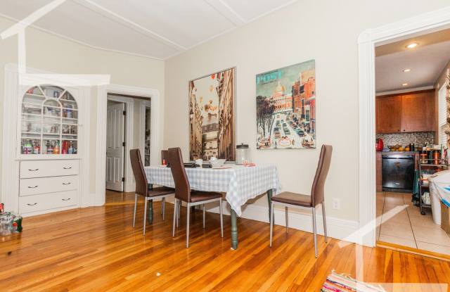 Beautiful 4 bed 2 bath in Brighton..... Don't miss out!!! photos photos