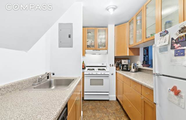 321 West 84th Street Gallery 2
