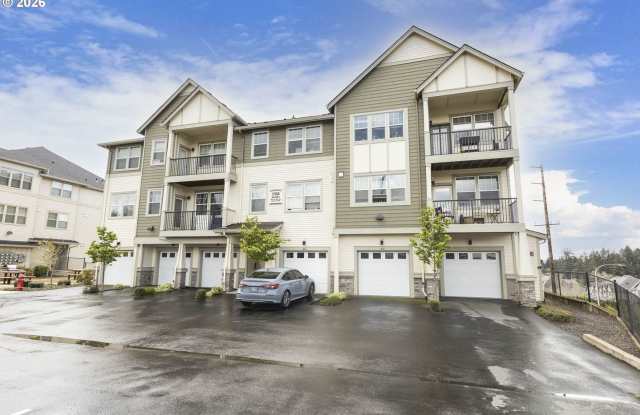 Bright 1 Bedroom Condo with Open Kitchen, Private Balcony, Home Office Space & Community Pool Gallery 4