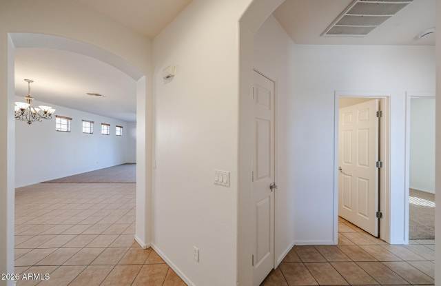 15988 W YAVAPAI Street Gallery 4