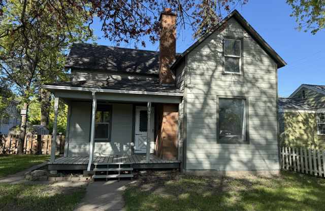 10 5th Ave E photos photos