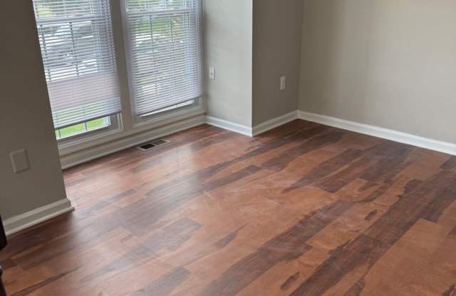 Spacious Townhome for Rent! Central Air! Finished Basement! Gourmet Kitchen! Available Now! Gallery 3