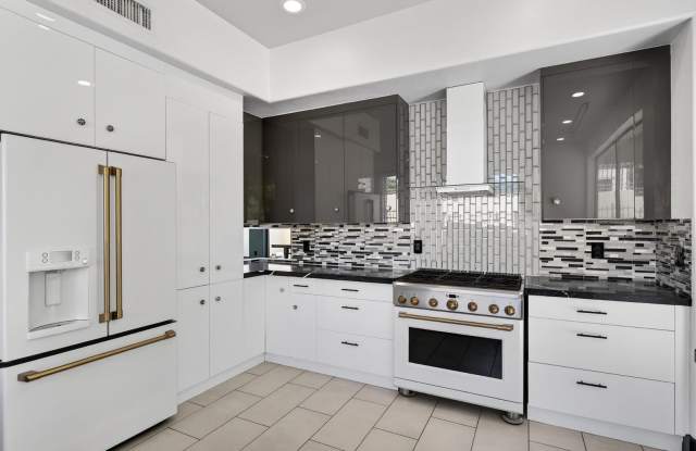 6932 E Pearl Street photos photos