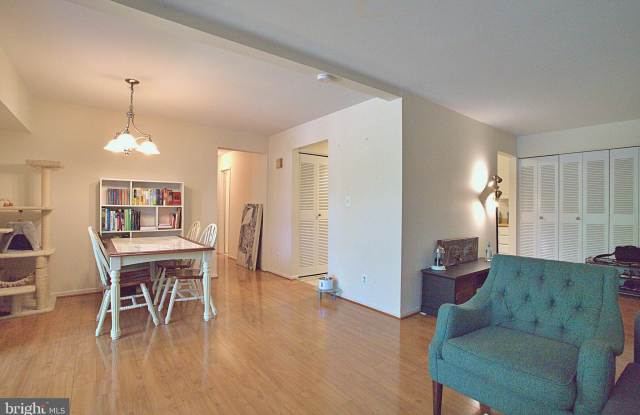4416 ISLAND PLACE Gallery 3