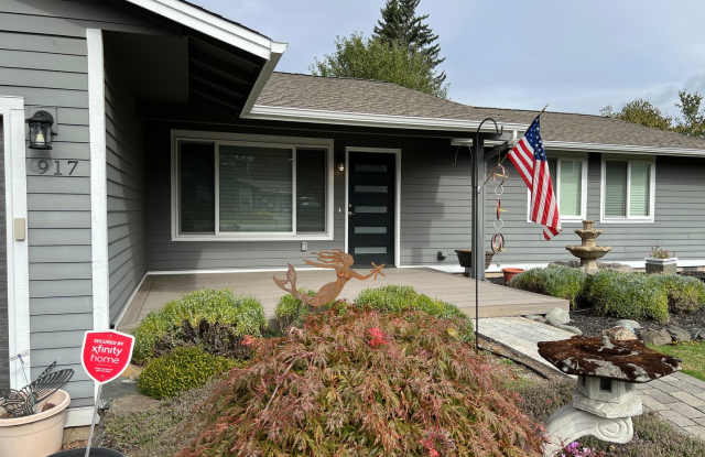 Scenic hill rambler home - full remodel - 3 bedroom 1.5 bathroom, 2 car garage - Available now. Gallery 3