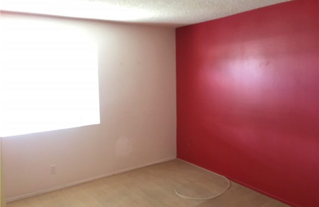 18436 Lemarsh Street Gallery 4