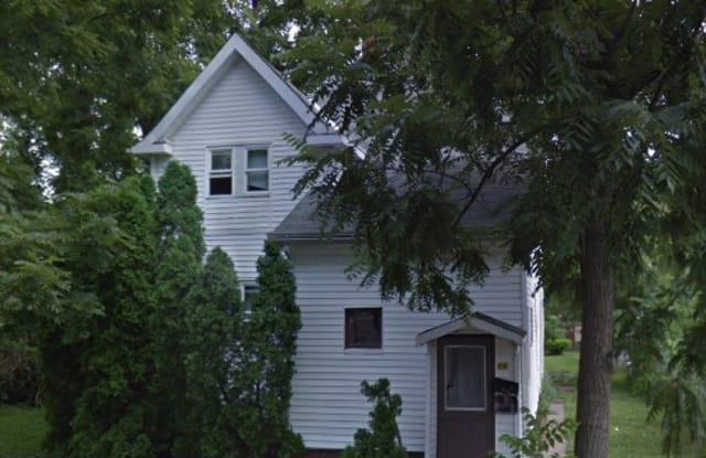 305 E Maywood Ave - 305 East Maywood Avenue, Peoria, IL 61603