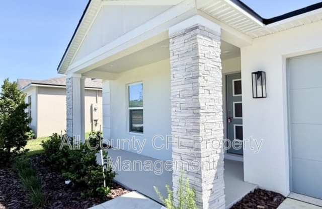 219 Skyfield Court Gallery 3