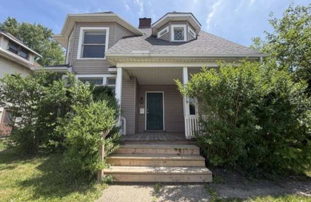 Spacious 4-Bedroom Home with 2 Full Baths, Central A/C & Fenced Yard! photos photos