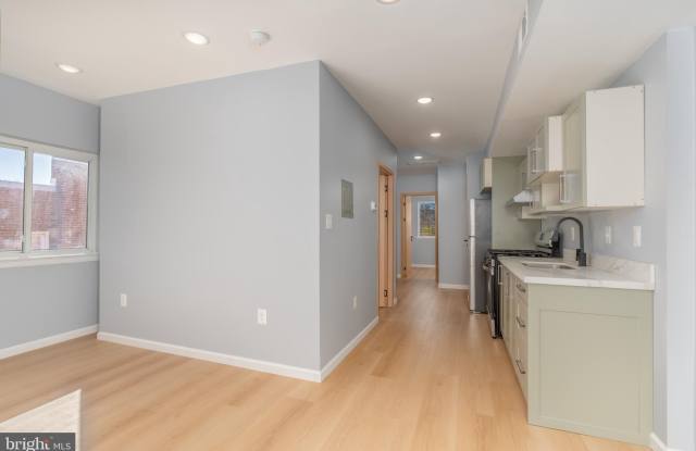 4936 NASH Street NE unit: 9 photos photos