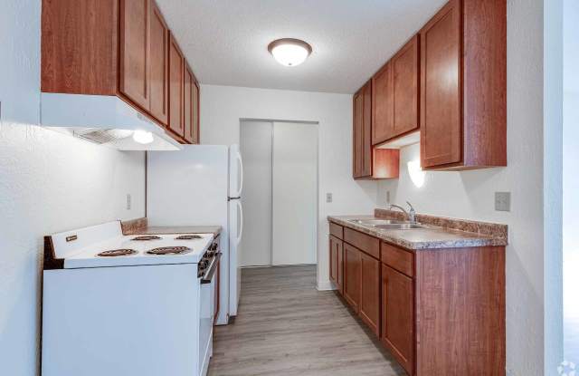 956 Place Apartments Gallery 4