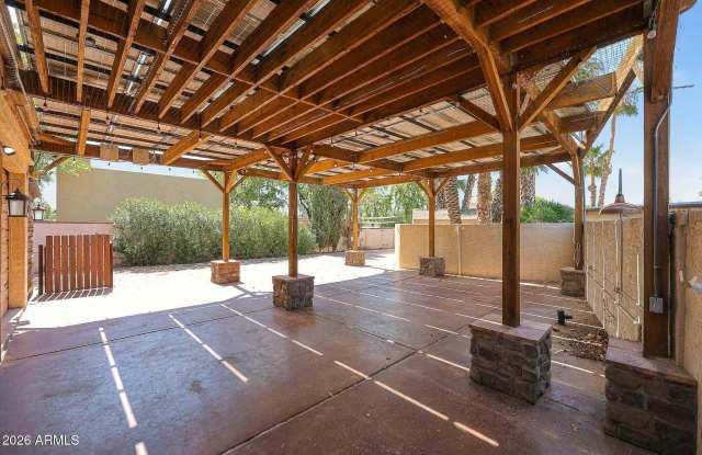 6228 E PERSHING Avenue Gallery 3