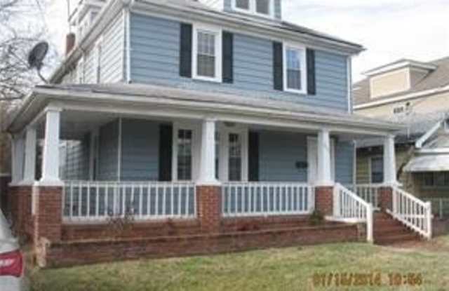 3209 Roanoke Avenue Gallery 1
