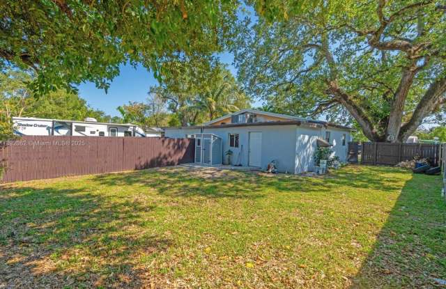 4111 Southwest 33rd Street photos photos