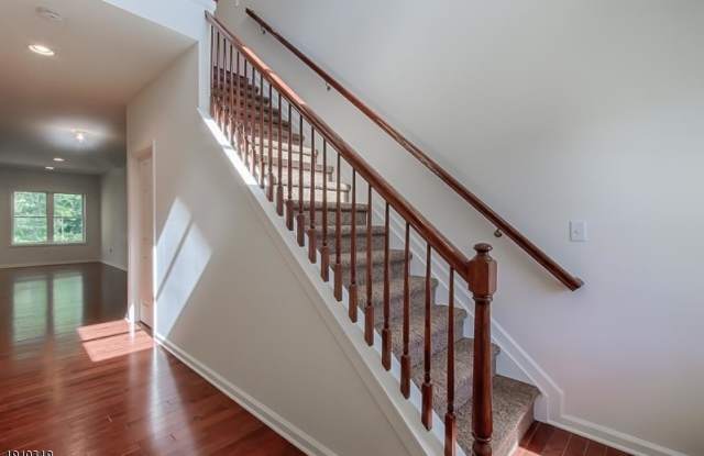 38 DECROCE CT Gallery 2