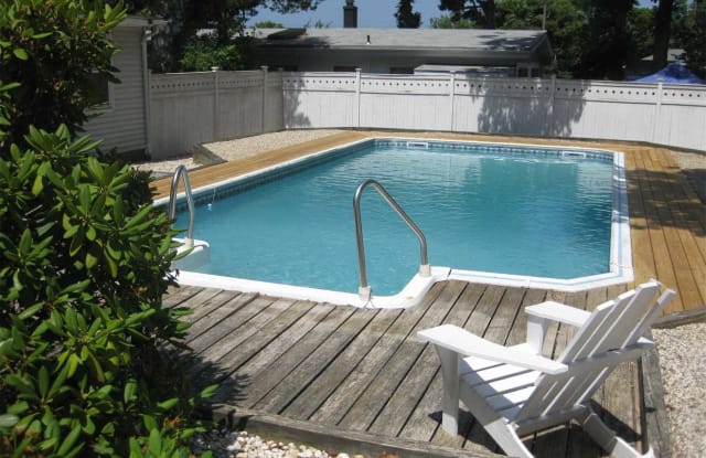 3050 Kenneys Rd - 3050 Kenneys Road, Southold, NY 11971