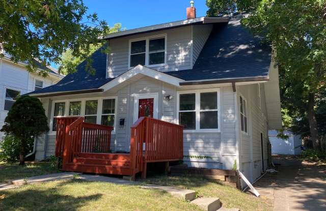 4 Bedroom 2 Bathroom 2 Stall Detached Garage photos photos