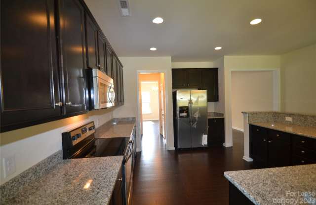 15218 Colonial Park Drive Gallery 4