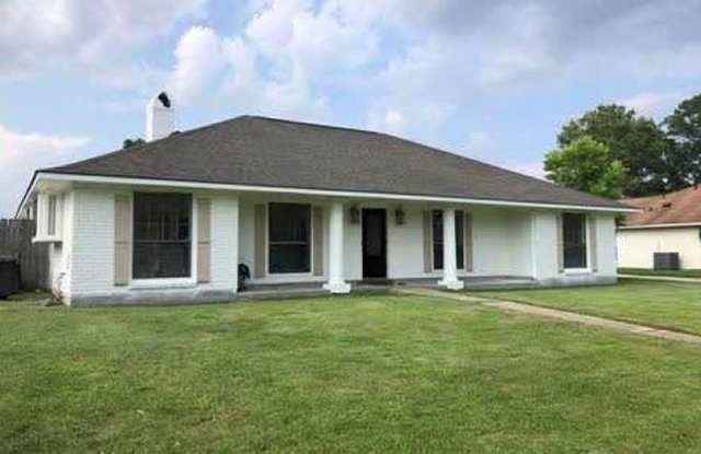 13523 Willowridge Ave - 13523 Willowridge Avenue, Shenandoah, LA 70817