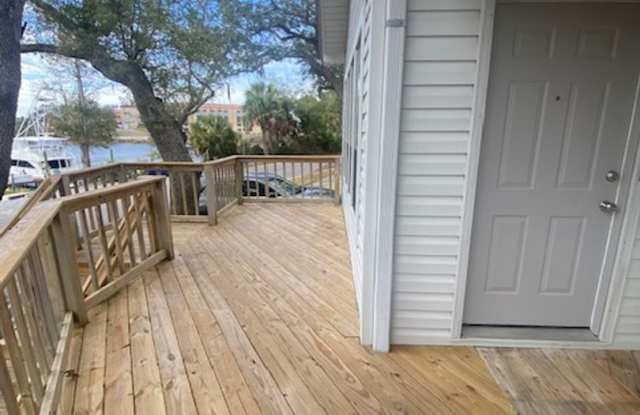Cozy & Economical Unit in The Cove w/Waterfront Views of Massalina Bayou & Marina! Gallery 3