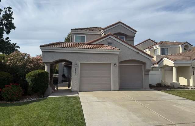 BEAUTIFULLY UPGRADED UNIT ON PREMIUM LOT OVERLOOKING THE 9TH HOLE..PANORAMIC VIEW OF THE GOLF COURSE photos photos