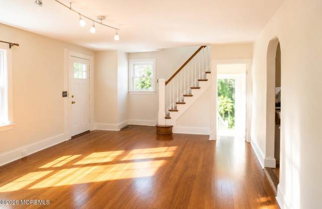 129 Rumson Road Gallery 4