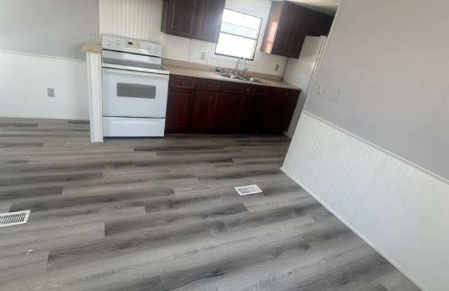 Discover your new HOME! 3 Bedroom, 2 Bath Mobile Home in Yorktowne photos photos