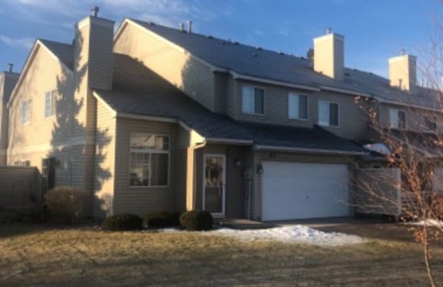13151 Meadowood Way #133 - 13151 Meadowood Way, Coon Rapids, MN 55448