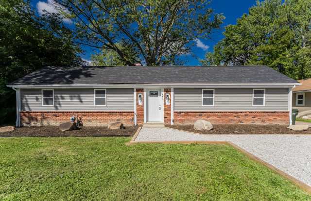 330 Abbe Rd N photos photos