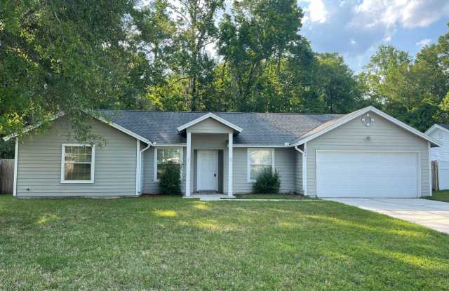 540 LEWIS MORRIS ST. - 540 Lewis Morris Street, Lakeside, FL 32073