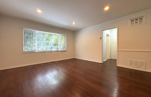 1 Bed 1 Bath in Hollywood Heights with Parking Included photos photos