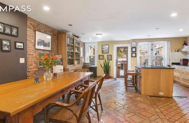 18 Sherman Street Gallery 3