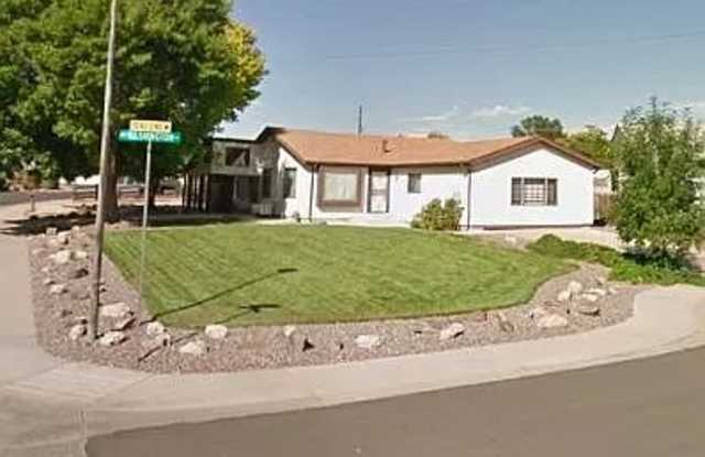 711 Downing Way photos photos