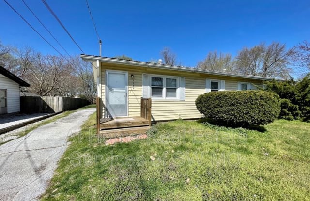 3039 S Franklin - 3039 South Franklin Avenue, Springfield, MO 65807