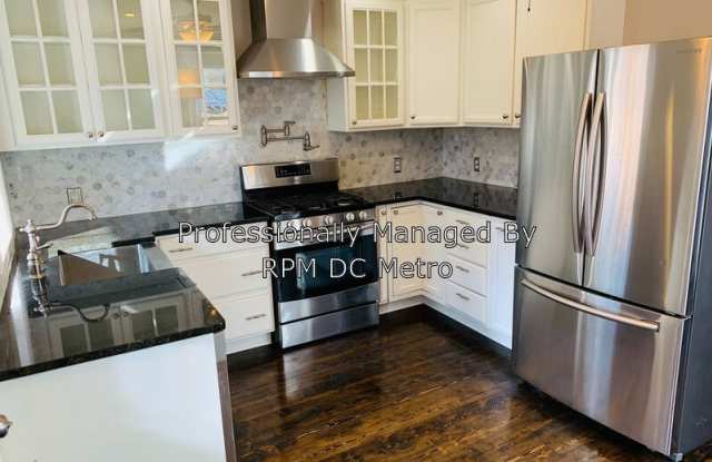 1223 Pleasant St SE Gallery 2