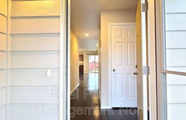 8230 42nd St. NE Gallery 3