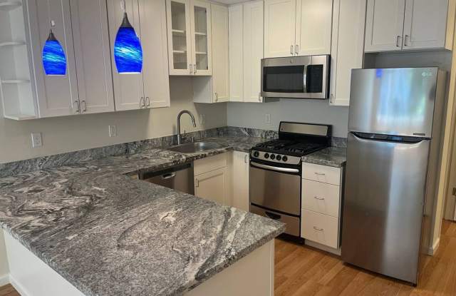 Updated Large Bedroom in the Haight**Laundry**Open Sat/Sun July 5/6 12-1 PM** photos photos
