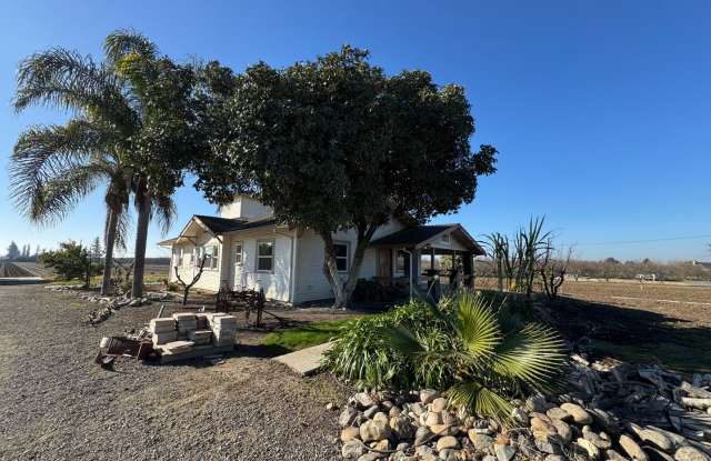 Country-style home with 3 bedrooms, Upstairs Den/Office, 2 baths offering a charming and peaceful living experience photos photos