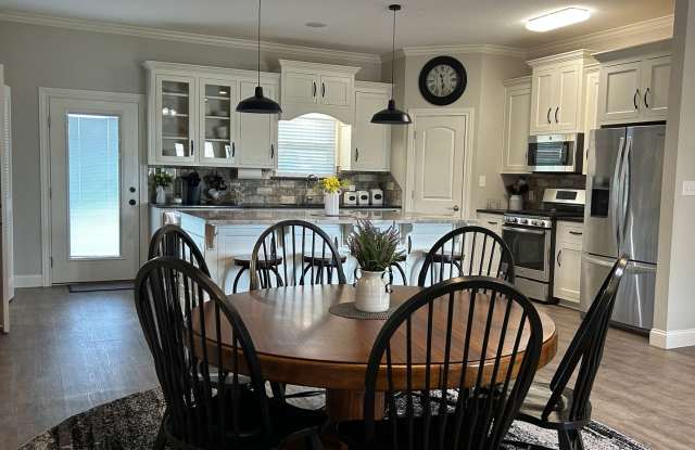 Luxury Furnished Country Home Near Crawford with All Utilities Included! Gallery 3